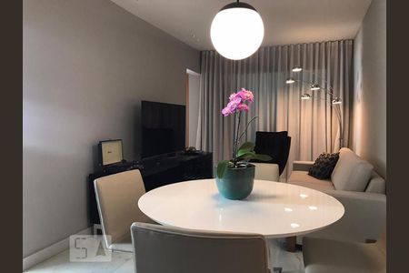Sala de apartamento para alugar com 2 quartos, 70m² em Sion, Belo Horizonte