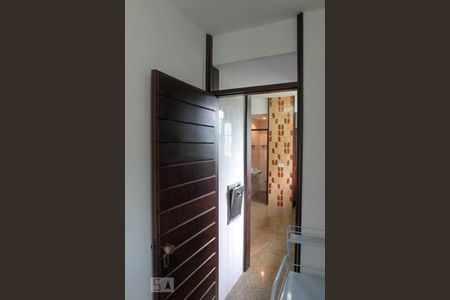 Apartamento à venda com 380m², 4 quartos e 4 vagas Apartamento à venda com 380m², 4 quartos e 4 vagasQuarto de Serviço