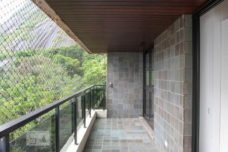 Apartamento à venda com 380m², 4 quartos e 4 vagas Apartamento à venda com 380m², 4 quartos e 4 vagasVaranda dos Quartos 2 e 3