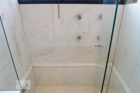 Apartamento à venda com 380m², 4 quartos e 4 vagas Apartamento à venda com 380m², 4 quartos e 4 vagasBanheiro do Quarto 3 - Suíte