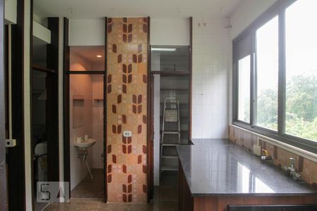 Apartamento à venda com 380m², 4 quartos e 4 vagas Apartamento à venda com 380m², 4 quartos e 4 vagasÁrea de Serviço