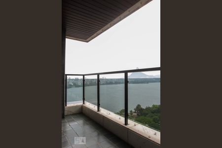 Apartamento à venda com 380m², 4 quartos e 4 vagas Apartamento à venda com 380m², 4 quartos e 4 vagasVaranda dos Quartos 2 e 3