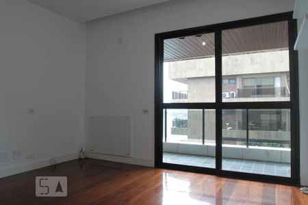 Apartamento à venda com 380m², 4 quartos e 4 vagas Apartamento à venda com 380m², 4 quartos e 4 vagasQuarto 2 - Suíte