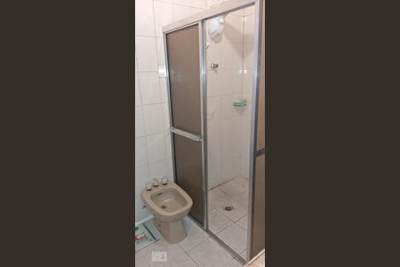 Casa à venda com 436m², 7 quartos e 5 vagas Casa à venda com 436m², 7 quartos e 5 vagasBanheiro da Suíte 2