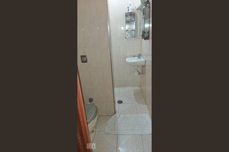 Casa à venda com 436m², 7 quartos e 5 vagas Casa à venda com 436m², 7 quartos e 5 vagasBanheiro da Suíte 3