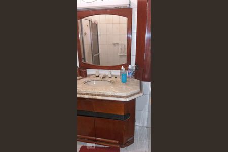 Casa à venda com 436m², 7 quartos e 5 vagas Casa à venda com 436m², 7 quartos e 5 vagasBanheiro da Suíte 2