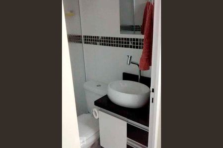 Banheiro de apartamento à venda com 2 quartos, 47m² em Demarchi, São Bernardo do Campo