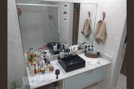 Casa de condomínio à venda com 160m², 4 quartos e 3 vagas