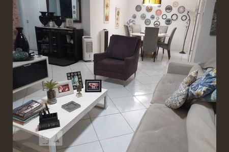 Casa de condomínio à venda com 160m², 4 quartos e 3 vagas