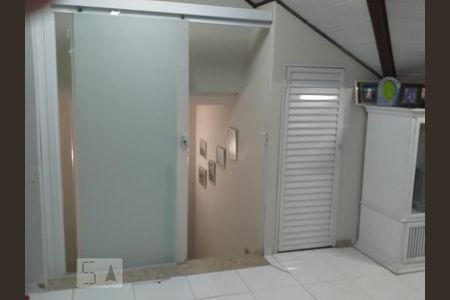 Casa de condomínio à venda com 160m², 4 quartos e 3 vagas