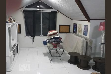 Casa de condomínio à venda com 160m², 4 quartos e 3 vagas