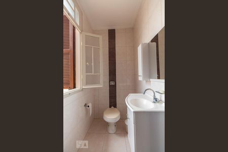 Casa à venda com 350m², 6 quartos e 8 vagas Casa à venda com 350m², 6 quartos e 8 vagasLavabo