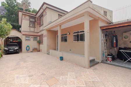 Casa à venda com 350m², 6 quartos e 8 vagas Casa à venda com 350m², 6 quartos e 8 vagasQuintal