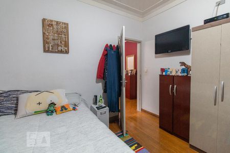 Casa à venda com 350m², 6 quartos e 8 vagas Casa à venda com 350m², 6 quartos e 8 vagasQuarto 3