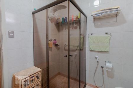 Casa à venda com 350m², 6 quartos e 8 vagas Casa à venda com 350m², 6 quartos e 8 vagasBanheiro social