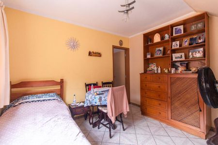 Casa à venda com 350m², 6 quartos e 8 vagas Casa à venda com 350m², 6 quartos e 8 vagasSala - Casa dos fundos