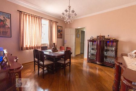 Casa à venda com 350m², 6 quartos e 8 vagas Casa à venda com 350m², 6 quartos e 8 vagasSala de jantar