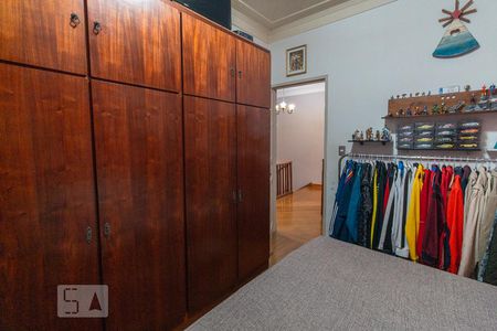 Casa à venda com 350m², 6 quartos e 8 vagas Casa à venda com 350m², 6 quartos e 8 vagasQuarto 4