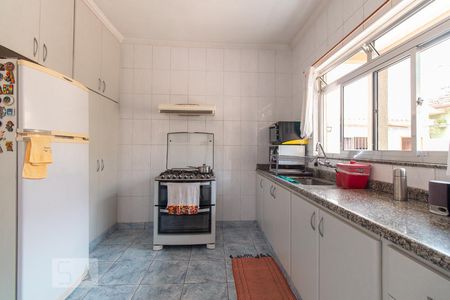 Casa à venda com 350m², 6 quartos e 8 vagas Casa à venda com 350m², 6 quartos e 8 vagasCozinha