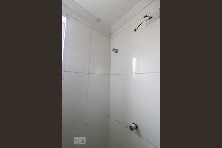 Banheiro da Suíte 1 de apartamento para alugar com 2 quartos, 44m² em Vila São Pedro, Santo André