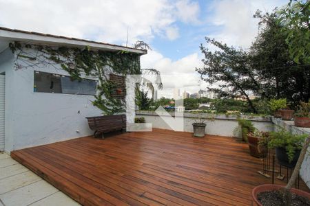 Casa à venda com 416m², 3 quartos e 2 vagas Casa à venda com 416m², 3 quartos e 2 vagasDeck