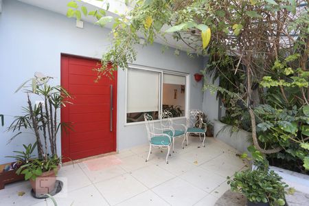 Casa à venda com 416m², 3 quartos e 2 vagasEntrada