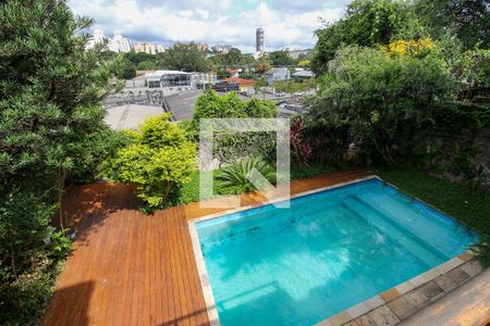 Casa à venda com 416m², 3 quartos e 2 vagas Casa à venda com 416m², 3 quartos e 2 vagasPiscina