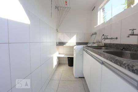 Casa à venda com 416m², 3 quartos e 2 vagasLavanderia