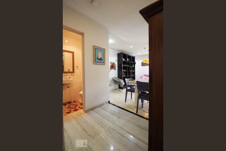 Corredor de apartamento à venda com 3 quartos, 107m² em Vila Andrade, São Paulo