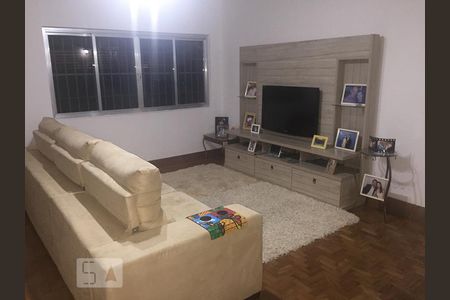 Casa à venda com 212m², 3 quartos e 2 vagas Casa à venda com 212m², 3 quartos e 2 vagasSala