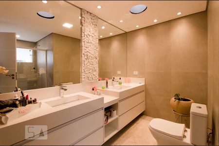 Casa à venda com 300m², 3 quartos e 5 vagas Casa à venda com 300m², 3 quartos e 5 vagasBanheiro da Suíte 3