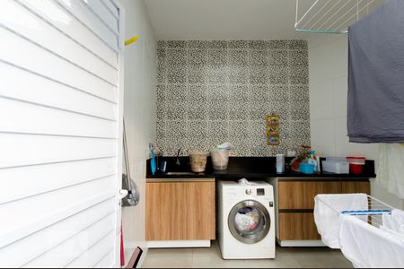 Casa à venda com 300m², 3 quartos e 5 vagas Casa à venda com 300m², 3 quartos e 5 vagasÁrea de Serviço