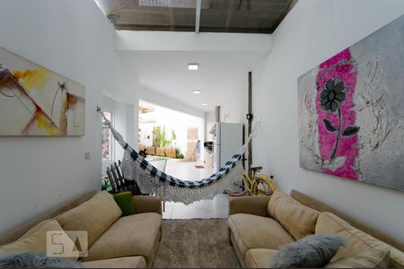 Casa à venda com 300m², 3 quartos e 5 vagas Casa à venda com 300m², 3 quartos e 5 vagasÁrea comum - Churrasqueira