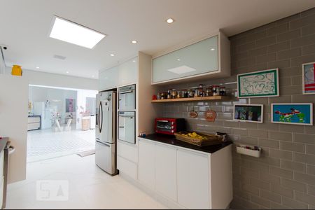 Casa à venda com 300m², 3 quartos e 5 vagas Casa à venda com 300m², 3 quartos e 5 vagasCozinha