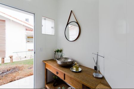 Casa à venda com 300m², 3 quartos e 5 vagas Casa à venda com 300m², 3 quartos e 5 vagasbanheiro da Churrasqueira