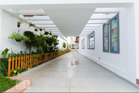 Casa à venda com 300m², 3 quartos e 5 vagas Casa à venda com 300m², 3 quartos e 5 vagasGaragem