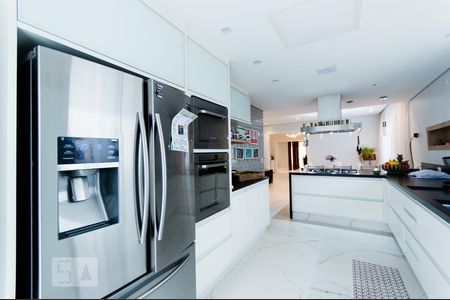 Casa à venda com 300m², 3 quartos e 5 vagas Casa à venda com 300m², 3 quartos e 5 vagasCozinha