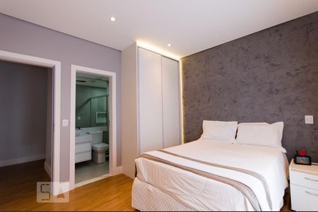 Casa à venda com 300m², 3 quartos e 5 vagas Casa à venda com 300m², 3 quartos e 5 vagasSuíte 2