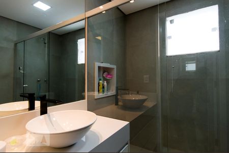 Casa à venda com 300m², 3 quartos e 5 vagas Casa à venda com 300m², 3 quartos e 5 vagasBanheiro da Suíte 1