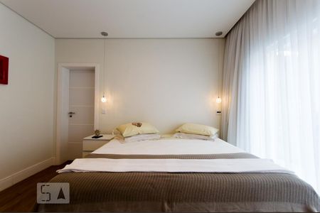 Casa à venda com 300m², 3 quartos e 5 vagas Casa à venda com 300m², 3 quartos e 5 vagasSuíte 3