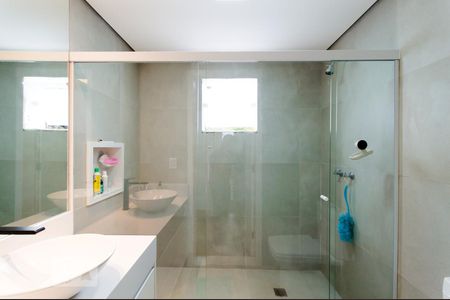 Casa à venda com 300m², 3 quartos e 5 vagas Casa à venda com 300m², 3 quartos e 5 vagasBanheiro da Suíte 1