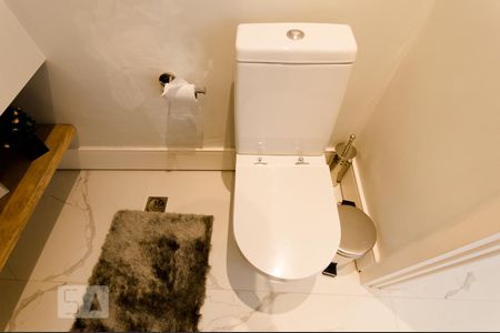 Casa à venda com 300m², 3 quartos e 5 vagas Casa à venda com 300m², 3 quartos e 5 vagasLavabo