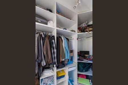 Apartamento à venda com 170m², 3 quartos e 3 vagas Apartamento à venda com 170m², 3 quartos e 3 vagasSuíte 2 - Closet