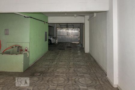 Apartamento à venda com 170m², 3 quartos e 3 vagas Apartamento à venda com 170m², 3 quartos e 3 vagasEntrada da garagem