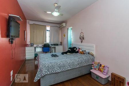 Apartamento à venda com 170m², 3 quartos e 3 vagas Apartamento à venda com 170m², 3 quartos e 3 vagasSuíte 2