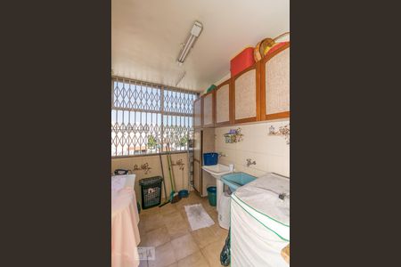 Apartamento à venda com 170m², 3 quartos e 3 vagas Apartamento à venda com 170m², 3 quartos e 3 vagasÁrea de Serviço