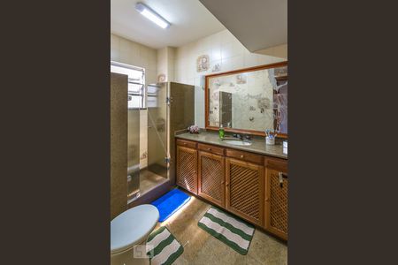 Apartamento à venda com 170m², 3 quartos e 3 vagas Apartamento à venda com 170m², 3 quartos e 3 vagasBanheiro Social