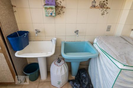 Apartamento à venda com 170m², 3 quartos e 3 vagas Apartamento à venda com 170m², 3 quartos e 3 vagasÁrea de Serviço