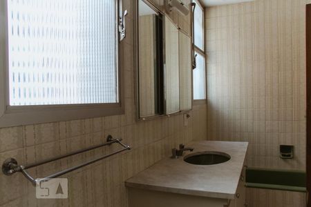 Apartamento à venda com 240m², 3 quartos e 3 vagasBanheiro