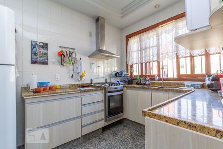 Apartamento à venda com 240m², 3 quartos e 2 vagas Apartamento à venda com 240m², 3 quartos e 2 vagasCozinha